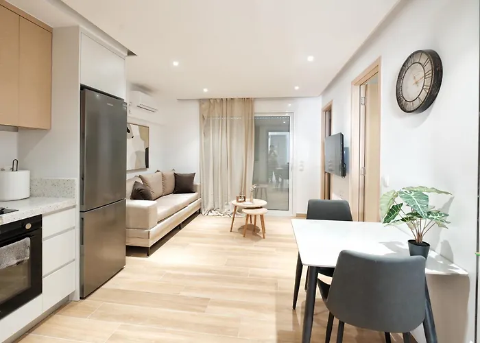 Near Pireas Port-Brand New Suite